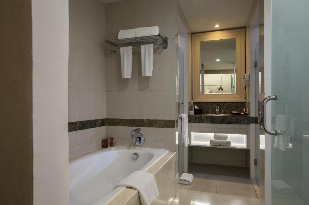 Hotel Grandhika Iskandarsyah Jakarta Exterior foto