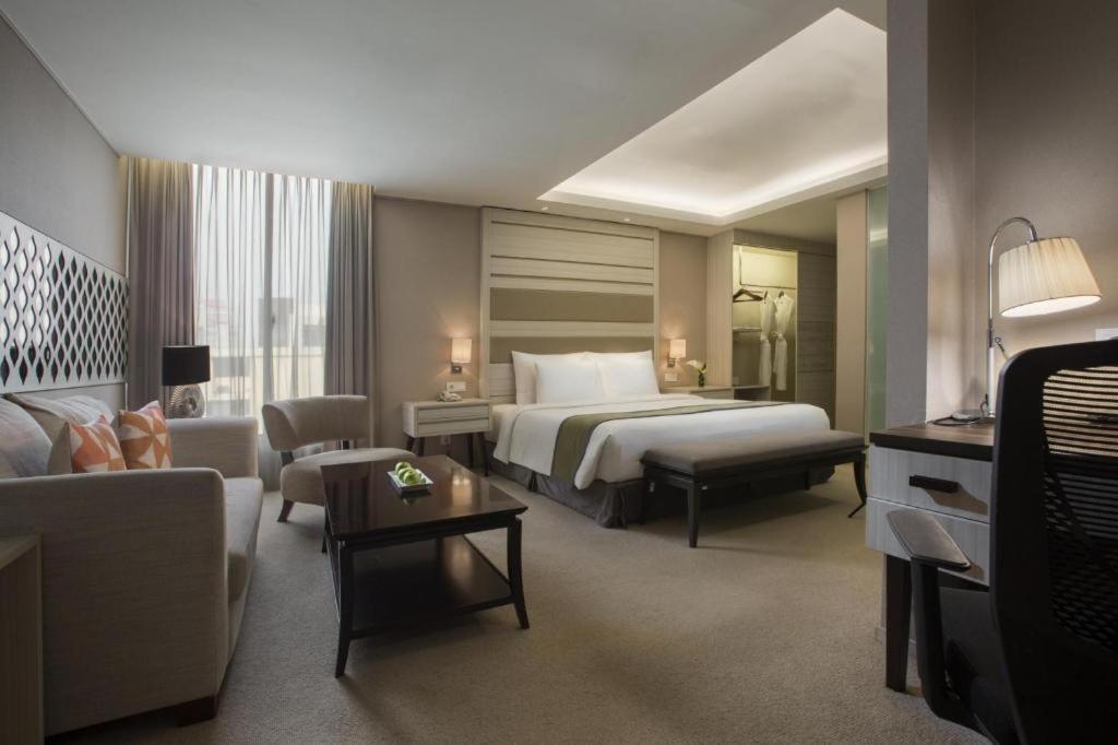 Hotel Grandhika Iskandarsyah Jakarta Exterior foto